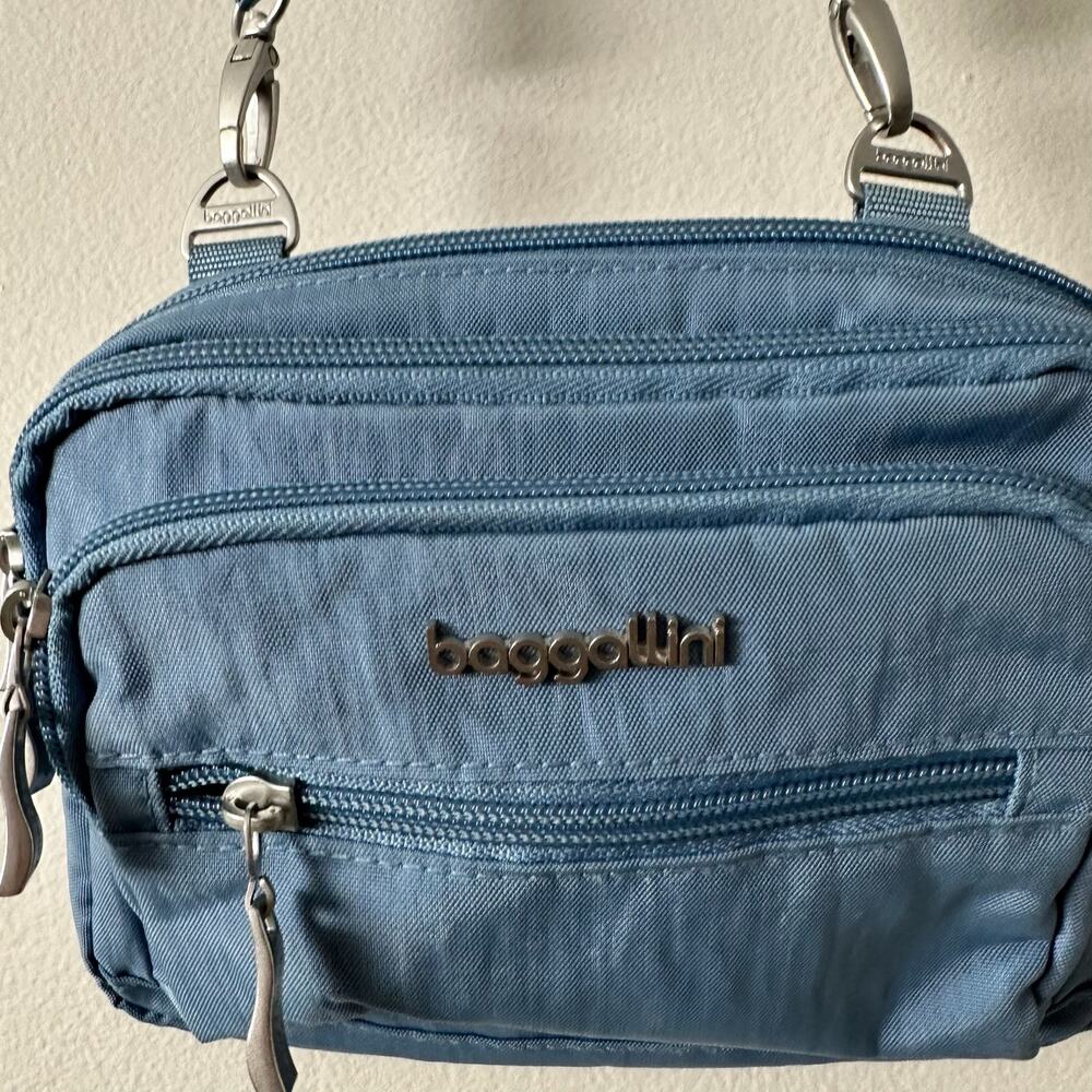 Baggallini Crossbody - Picture 3 of 10